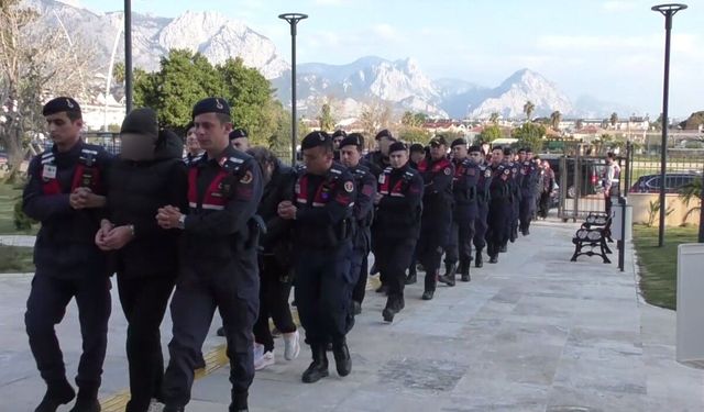 Antalya merkezli 3 ilde gözaltına alınan 25 şüpheliden 14'ü adliyeye sevk edildi