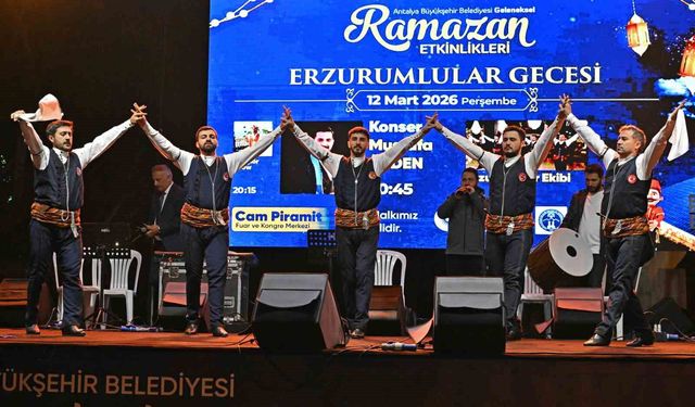 Antalya'daki Erzurumlular gecesinde türküler söylendi halaylar çekildi