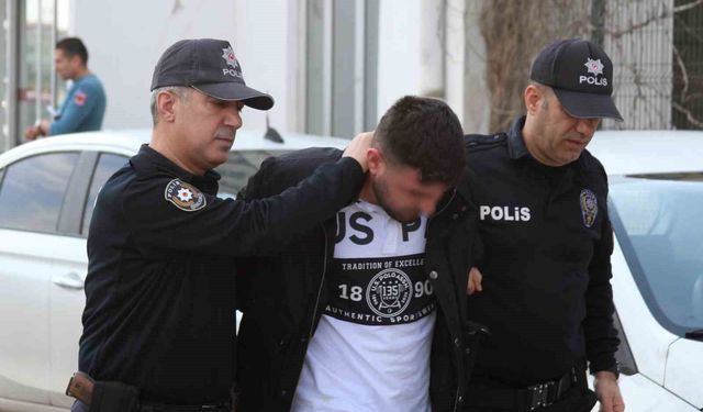 Ayağıyla araç sürdü: Ev hapsi ve her türlü motorlu araç kullanmama cezası aldı