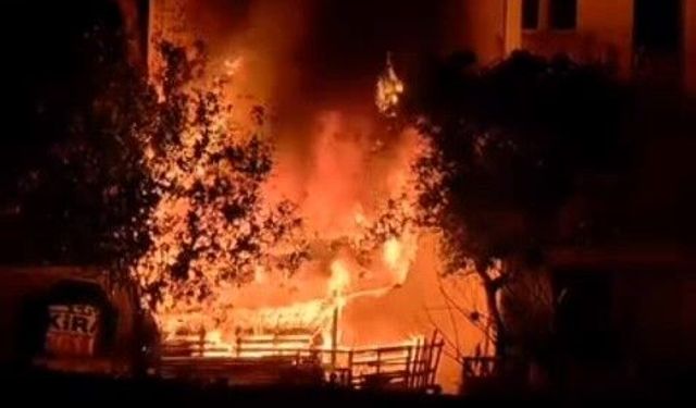 Baraka alevlere teslim oldu