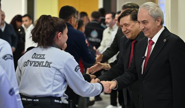 Başkan Kocagöz belediye personeliyle bayramlaştı