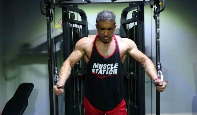 Burdur'da itfaiye personeli vücut geliştirmede Türkiye şampiyonu oldu