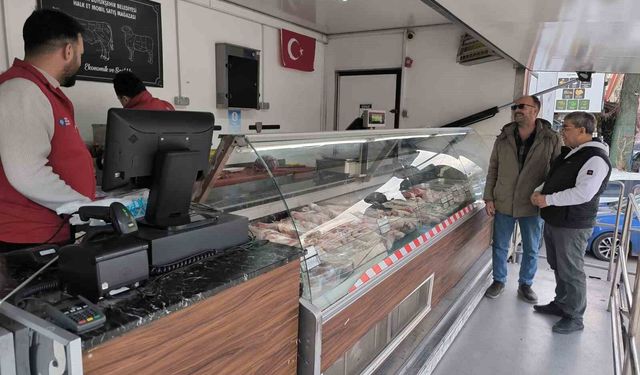 Halk Et Mobil Satış Tırı'na ilçelerde yoğun ilgi