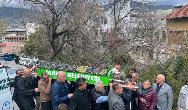 Hayatını kaybeden gazeteci Fazıl Tunç son yolculuğuna uğurlandı
