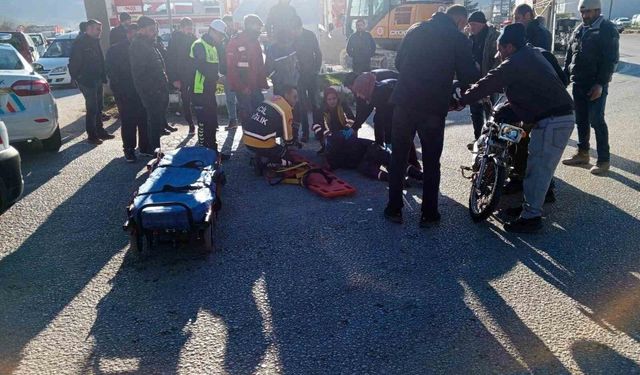Isparta'da sürücüsünün kontrolünden çıkan motosiklet yola savruldu: 1 yaralı