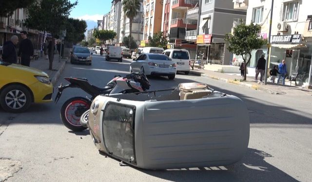 Kepez'de motosikletler çarpıştı: 1 yaralı