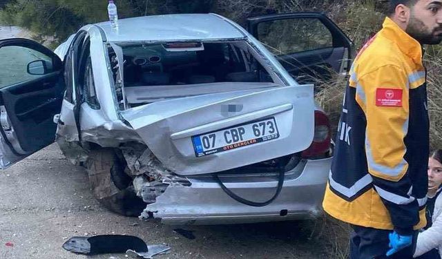 Manavgat'ta zincirleme kaza: 2 yaralı