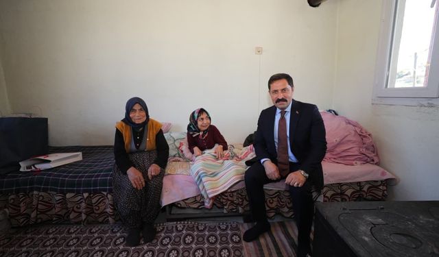 Merhametiyle Türkiye'ye örnek olan 80 yaşındaki anne ve ömrünü adadığı 61 yaşındaki engelli kızının Vali'yle sohbetleri yürekleri ısıttı