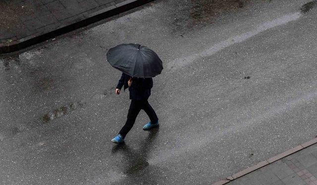 Meteoroloji uyardı: Adana'da salı hariç her gün yağış bekleniyor