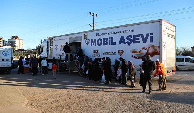 Mobil Aşevi Ramazan bereketini mahallelere taşıyor