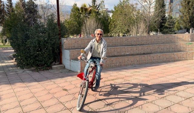 Osmaniye'de 47 yıllık berberin 41 yıllık bisiklet sevdası