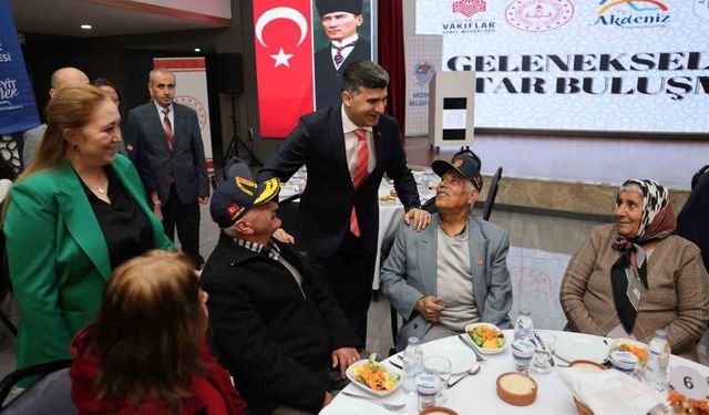 Şehit aileleri ve gaziler, iftarda bir araya geldi