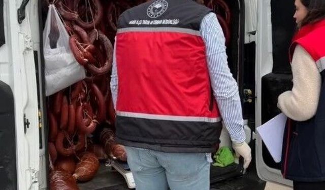 Serik'te 176 kilogram tarihi geçmiş sucuk ele geçirildi