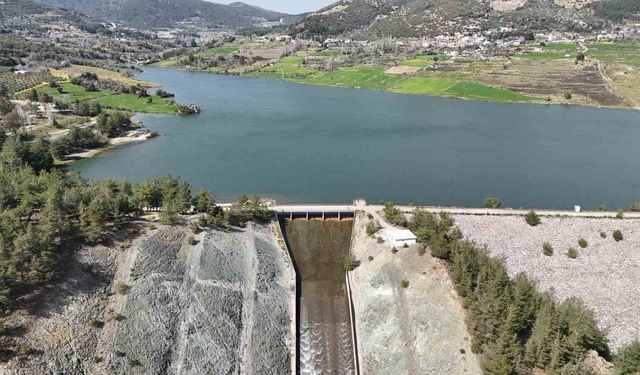 Son 65 yılın en kurak yılında tamamen kuruyan Yayladağı Barajı'nda su seviyesi 3 ayda yüzde 100'e ulaştı