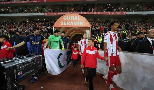 Trendyol Süper Lig: Antalyaspor: 0 - Fenerbahçe: 0 (Maç devam ediyor)