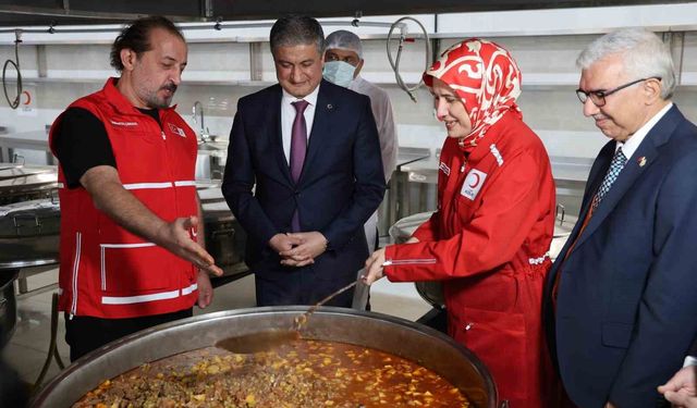 Türk Kızılay, Adana'da aşevini hizmete açtı