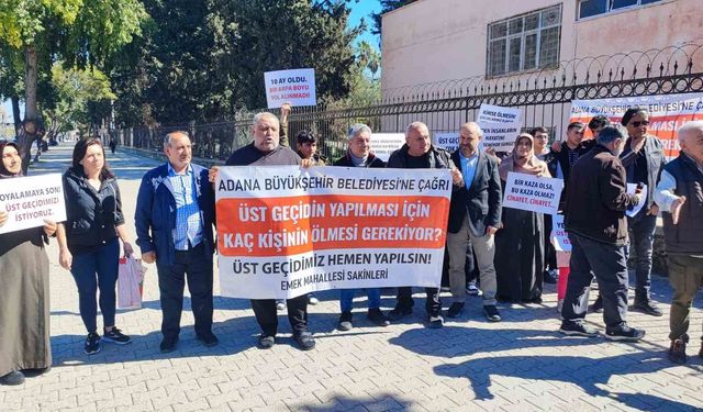 Üst geçit isteyen mahalleli eylem yapıp belediyeye tepki gösterdi