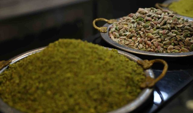 Uzmanından 'ucuz tatlı' uyarısı: Yer fıstığı ve kabak çekirdeğini fıstık diye satıyorlar