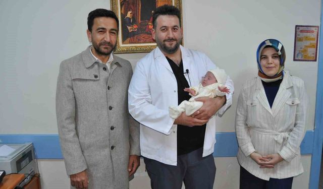 11 yıldır hasret çeken çift, abdominal serklaj ameliyatının ardından bebeklerine kavuştu