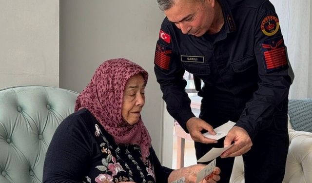 30 yıl önce şehit olan askerin silah arkadaşından şehit annesine duygulandıran ziyaret