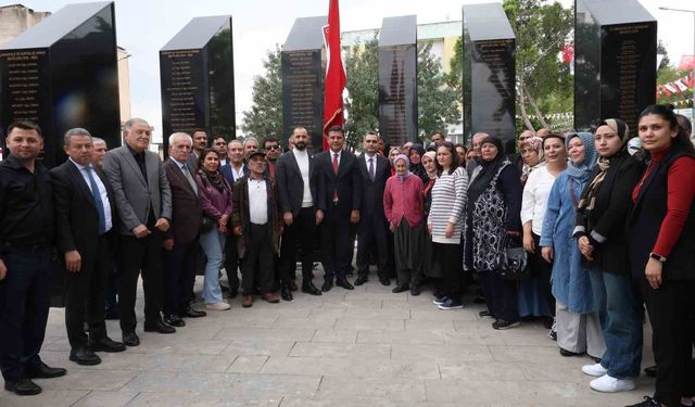 Adana'da 'Şehitlik Anıtı' dualarla açıldı