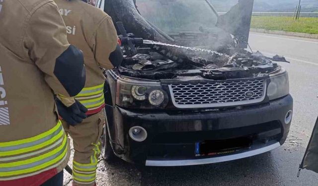 Altınözü'de cipin motoru alevlere teslim oldu