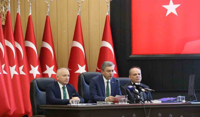 Antalya'da 192 milyar TL'lik 458 proje yürütülüyor