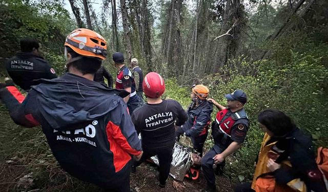 Antalya'da 80 metrelik uçuruma yuvarlanan adam yaralı olarak kurtarıldı