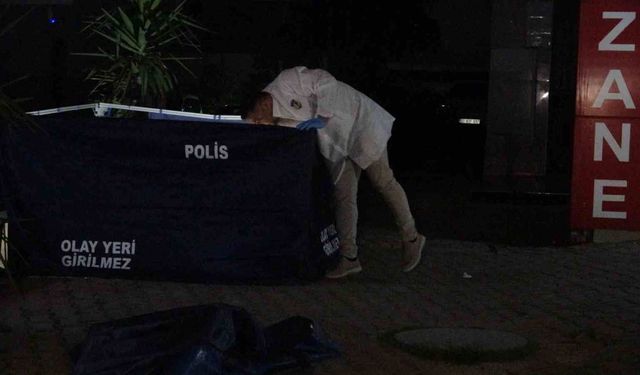 Antalya'da genç adam kaldırımda ölü bulundu