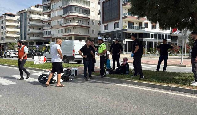 Antalya'da motosikletler çarpıştı: 3 yaralı