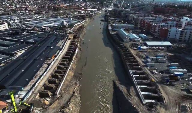 Asi Nehri'nde çalışmalar sürüyor