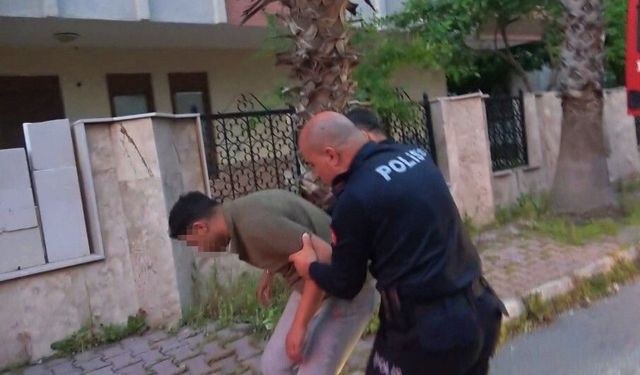 Bunalıma girip evini yakan genci ekipler kurtardı