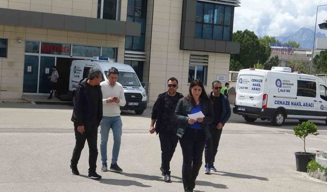 Ekmek almak için markete giden yaşlı adam çöp kamyonunun altında hayatını kaybetti