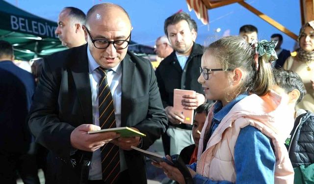 Erdemli'de 4. Kitap ve Edebiyat Günleri yoğun ilgiyle tamamlandı