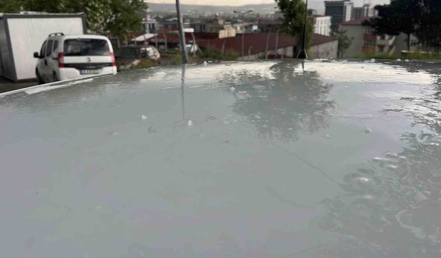 Kahramanmaraş'ta kısa süreli dolu etkili oldu