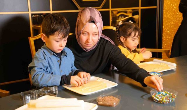 Kahramanmaraş'ta özel çocuklar kendi kurabiyelerini yaptı: Hem öğrendiler hem eğlendiler