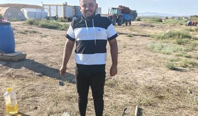 Kazada ağır yaralanan baba ve 3 yaşındaki kızını ölüm ayırdı