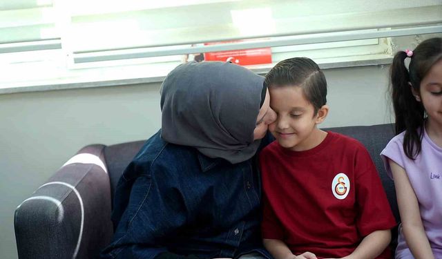 Kızını karaciğer nakli beklerken kaybetti, oğlu organ bağışıyla hayata tutundu