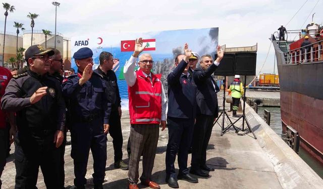 Mersin Limanı'ndan Lübnan'a 730 tonluk insani yardım yola çıktı