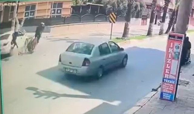 Otomobil ile motosiklet çarpıştı, 1 kişi yaralandı: O anlar kamerada