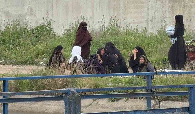 Sulama kanalına giren çocuk kayboldu, yakınları gözyaşı döktü