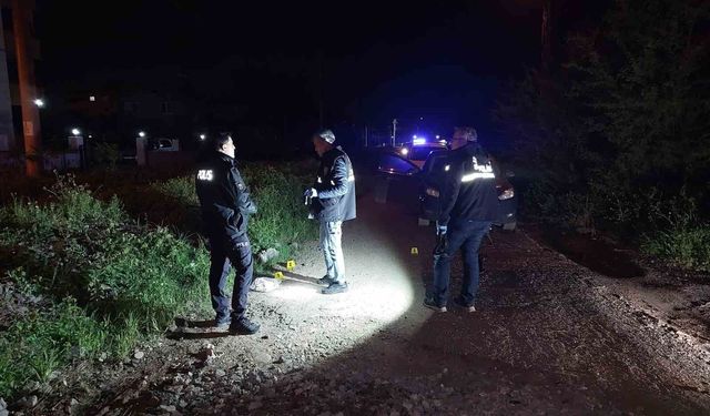 Telefon alışverişinden kalan 24 bin TL alacaklarını almaya giden kardeşler mermilerin hedefi oldu