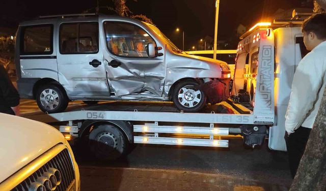 Ters yönden gelen aracın neden olduğu zincirleme kaza kamerada