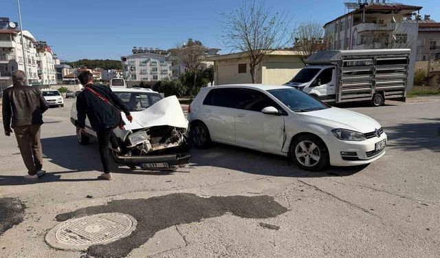 Trafik kazası ucuz atlatıldı, ehliyetini yenilemeyen sürücüye ceza yağdı