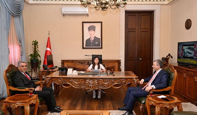 Valilik makamını temsili devralan Nazenin: 'Savaşların değil oyunların konuşulduğu bir gelecek için barış çağrımızı yineliyoruz'