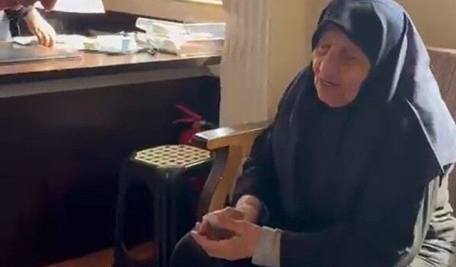 Yaşlı kadının pazarda kaybettiği cüzdanı zabıta ekipleri bulup sahibine teslim etti