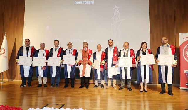 ATÜ, 15. yılını 'ATÜ'ye Değer Katanlar' ödül töreni ile kutladı