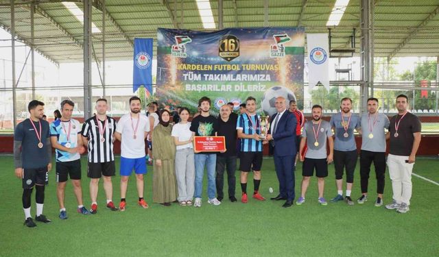 Eğitim-Bir-Sen Adana tarafından düzenlenen 16. Kardelen Futbol Turnuvası tamamlandı