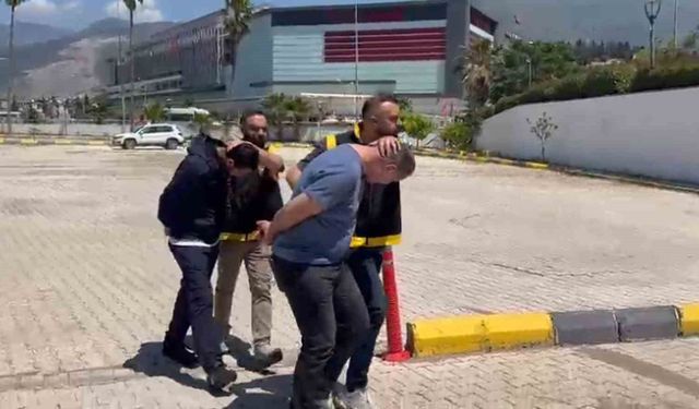 İskenderun'da hapis cezası ile aranan 2 kişi yakalandı