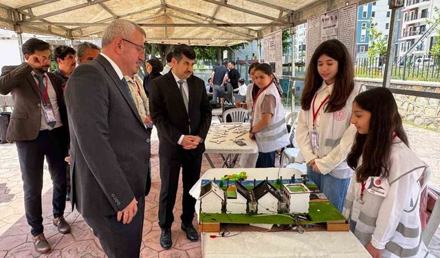 İskenderun'da TÜBİTAK bilim fuarı
